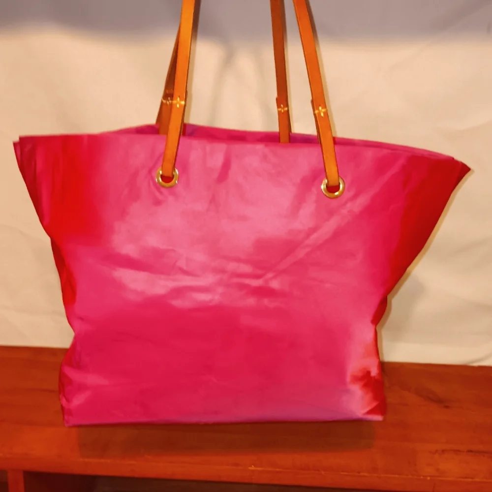Bright pink Dooney and Burke Purse - Picture 3 of 9